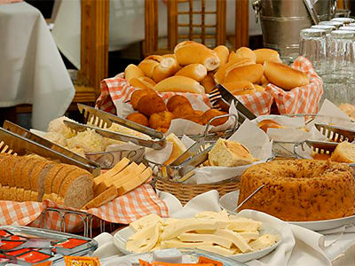 Hostess Hotel 维拉维尔哈 外观 照片