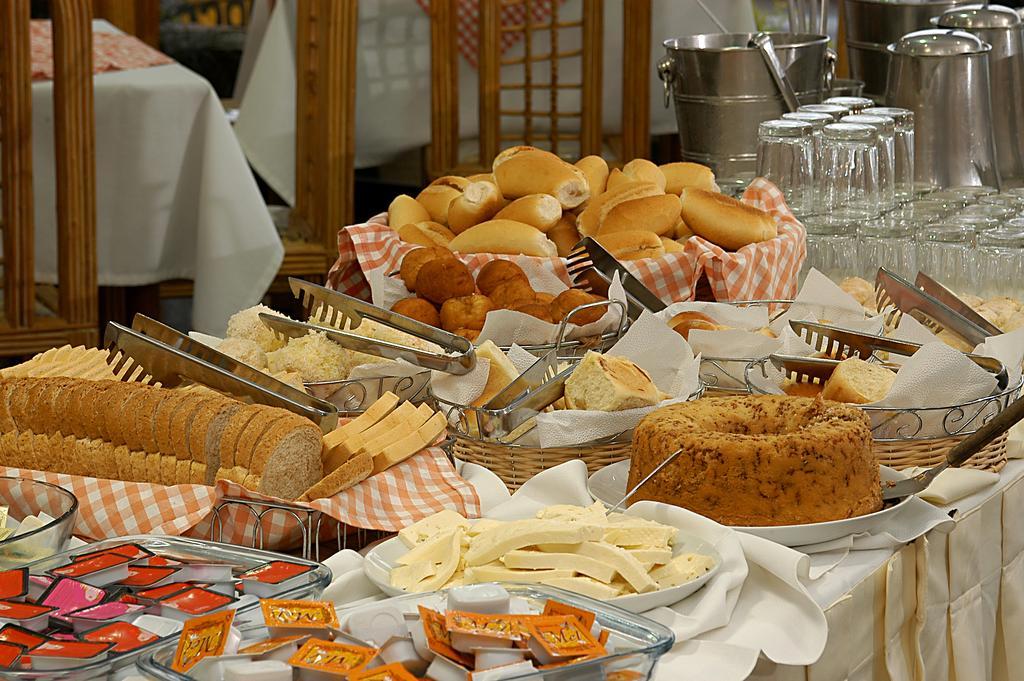 Hostess Hotel 维拉维尔哈 外观 照片